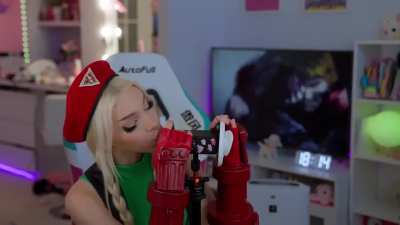 Alice delish ear licking ( deleted video on YouTube)