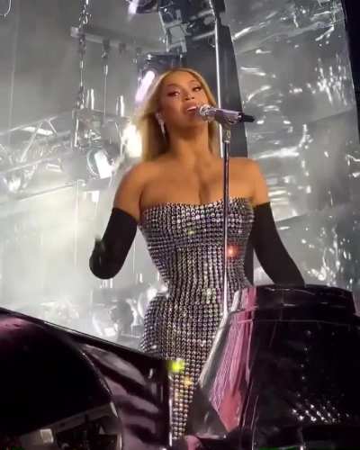 1 year ago today the Renaissance tour ended, performing ‘Flaws and All’ in Kansas City 10/1/23