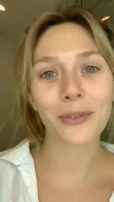 Elizabeth's Olsen's morning face