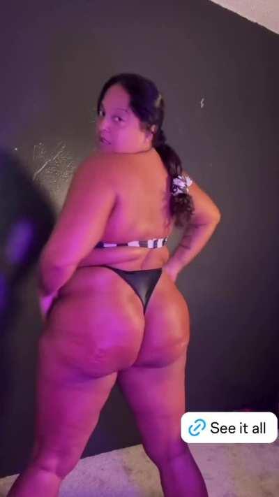 Hawaiian Thickness (@sweethawaiiantea808)