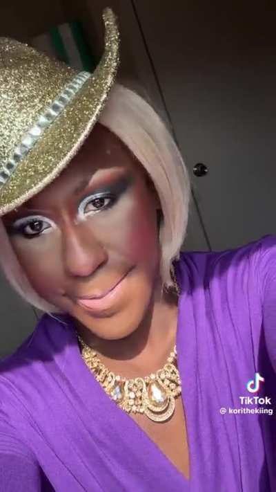 Hoejourn cosplaying Gashe to avoid getting banned