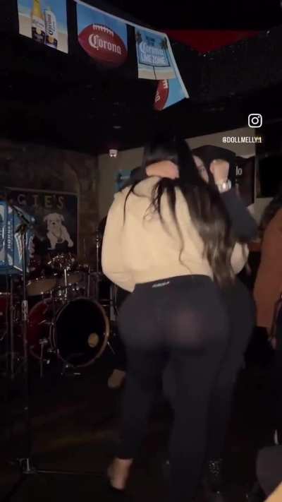 Michelle (@missmichelleg_)