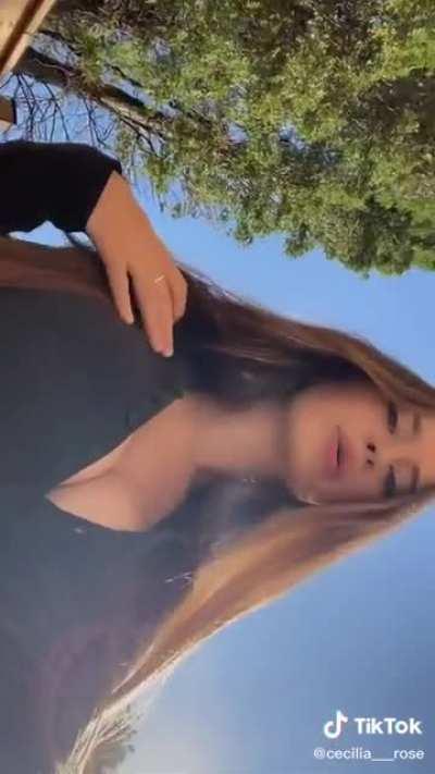 Sexiest Babe on TikTok @cecilia___rose