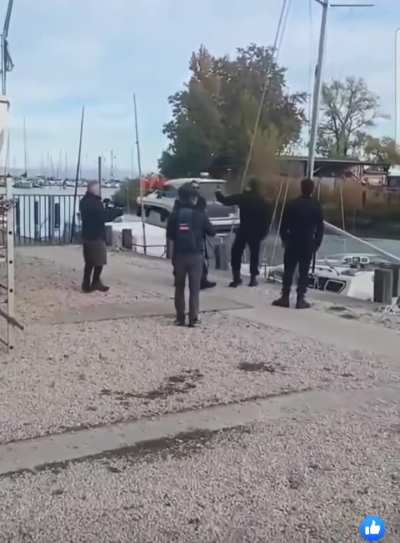 @apuskaspeti és @azigaziembermark reggeli menekülése Balázsék elől (Most Wanted) 🙃