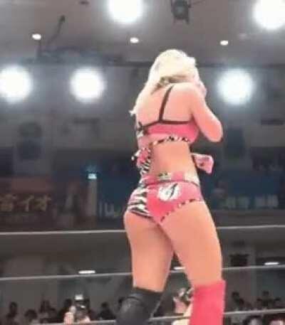 Toni Storm ⛈