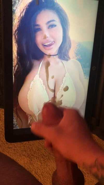 My favorite cum slut to stroke to