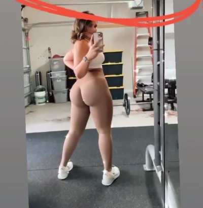 Xscape2paradise fit big ass bouncing