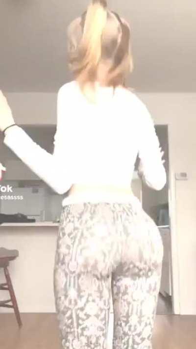 Three different tiktok vids in one edit 🍑👀