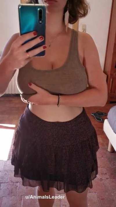 (oc) A short gif in a sea of photos. And big boobs. :D