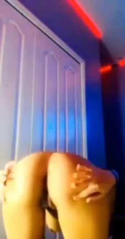 Dm me @zykizzy45 on insta for fire snaphacks