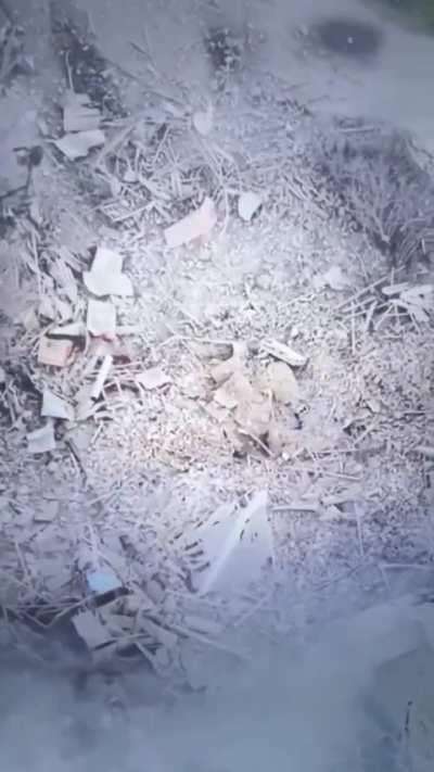 Air strike (looks like AASM) on Russian occupied building, Krynky area, Kherson region.