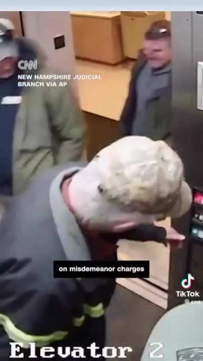 “ATF Agents” (ICE) tackles and abducted a man in a NH courthouse.