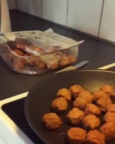 Husky being real subtle