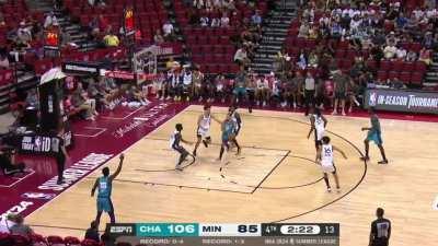 [Highlight] Amari Bailey with the casual 360 layup in traffic