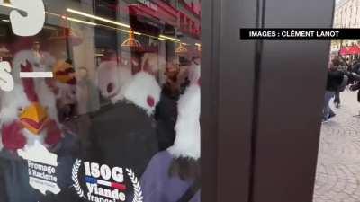 Hotline Miami IRL 🤤🤤🤤🤤🤤🤤👹👹👹👹👹🐔🐔🐔🐔🐔