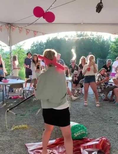 to break a piñata