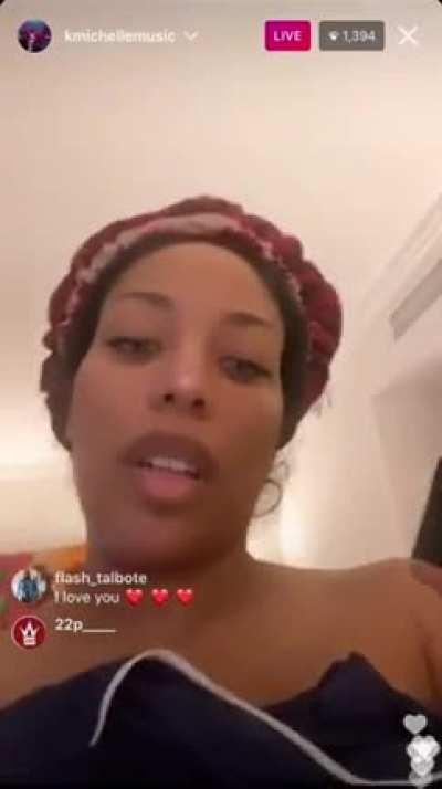 K w the whole titty out again🍒