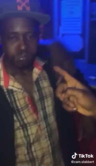 O Cinzeiro Ambulante kkkkk