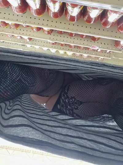 Flashing my Tits and Upskirt Pussy Grocery Shopping 