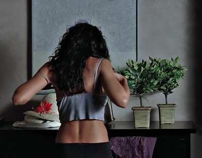 Birthday Stunner: Emmanuelle Chriqui in Tortured (2007)