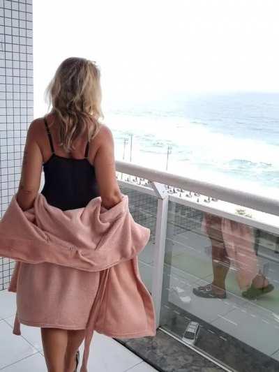 How about a Brazilian hot Mom to make your day delitiful as u deserve?