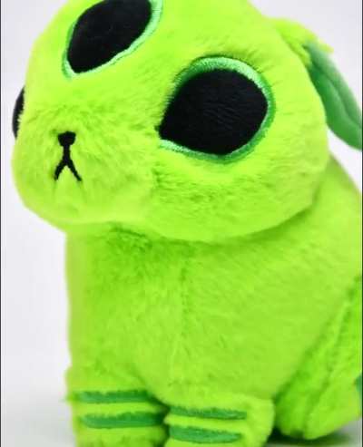 Posting this silly plushie I designed (Bunz-Bunz is his name) 🐰+👽