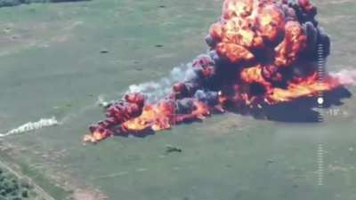 The moment of yesterday's crash of the Russian Su-25 in the Donetsk direction.