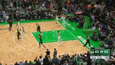 [Highlight] Kristaps Porzingis mashes the jam all over Brook Lopez