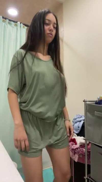 Everytime i hear this song i remember the fat funny fella on tiktok lol. She hot and & cute as always. 😄