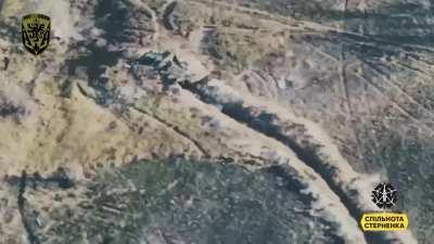 Ukrainian FPV drone attacks group of Russians in trench