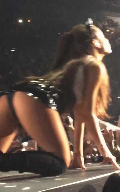 Ariana crawling towards you before getting on her knees is the best thing ever