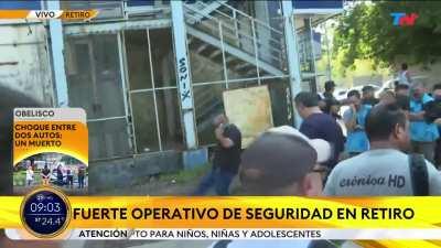 Uma ratazana tumultuou a entrevista do prefeito de Buenos Aires (o final vai te chocar)