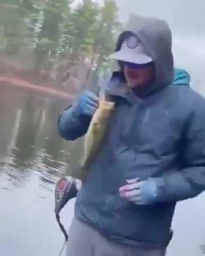 Ele só largou o celular