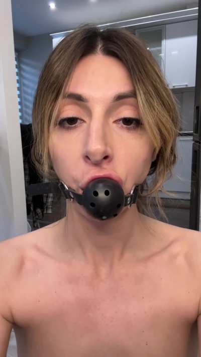 Huge ballgag is the best thing to make me drool