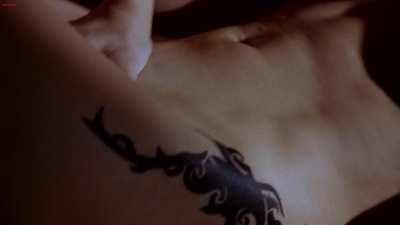 Classic Lesbian scene with Jennifer Tilly and Gina Gershon