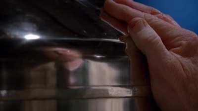 Walter White's death scene (with Outro song) 