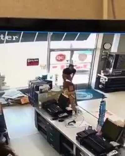 That shoulder tap tho