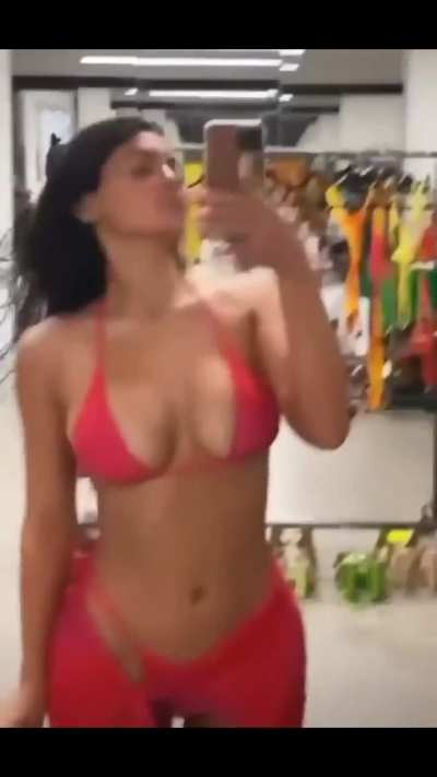 cute video compilation of kylie 💕