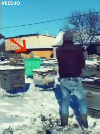 PerSoN AlleGdLY KiLLeD cAmErA guY