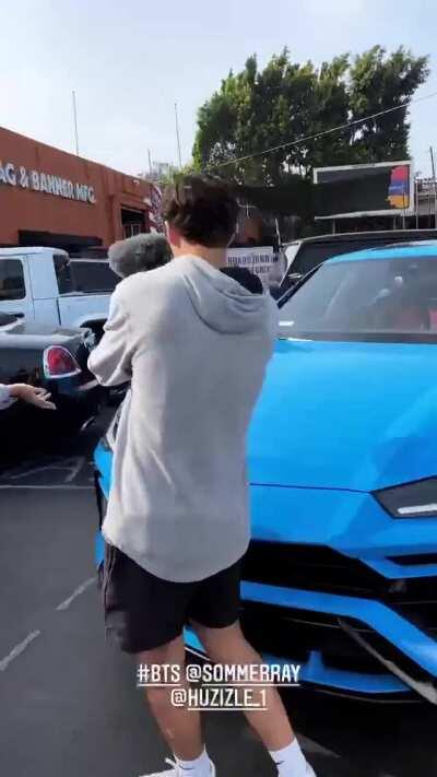 This is supposed to be a vehicle only IG page but not when Sommer Ray comes to visit.. 😍🍑