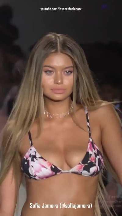 Sofia Jamora Frankies Bikinis Miami 2017