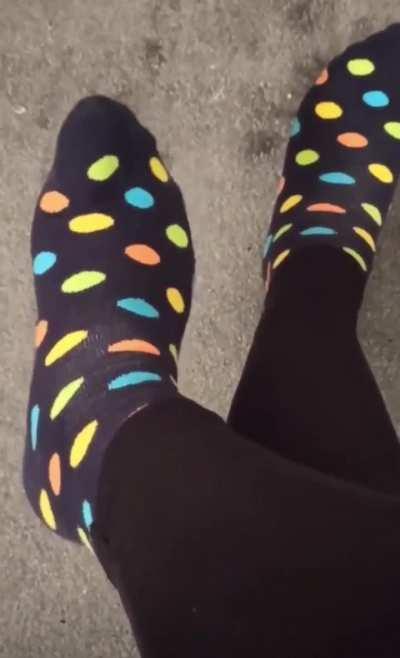 Who wants to take my socks off i’ve been wearing shoes all day😫