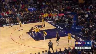 [Highlight] Embiid beats the double team to find Batum, giving him 11 assists and 0 turnovers