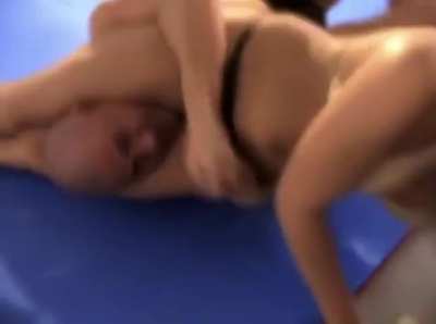 Zsofi Headscissors Tapouts 2