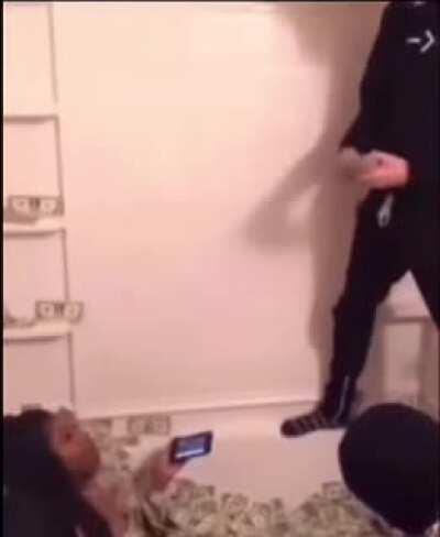 Shut up w*man 😡😡🤬🤬