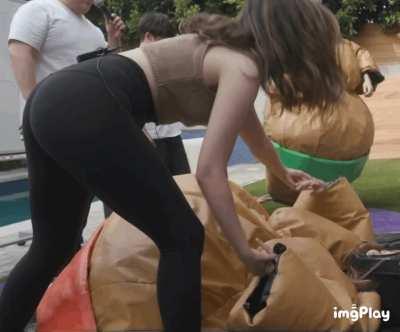 Pokimane and her thicc ass makes me want to get bi and goon all day