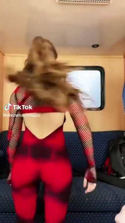 Que ganas de ser productor de televisa y gozar ese culo