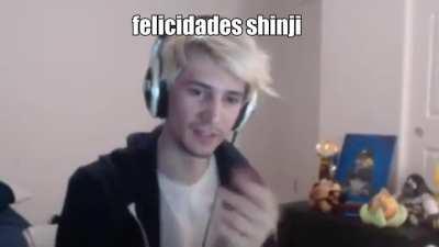 felicidades shinji 🤣👏