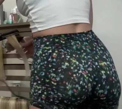 I am so in love with her butt rn 😍🥰