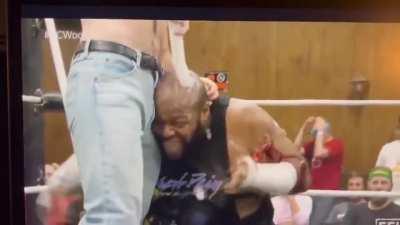 GCW Wrestler Hoodfoot stabbed with a light tube.